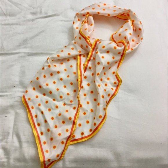 Marc Jacobs Accessories - EUC ❤️ Marc Jacobs scarf